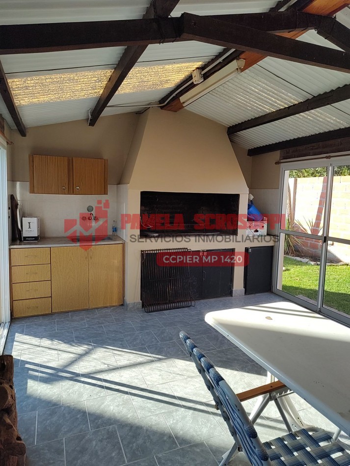 VENDO HERMOSA CASA DE DOS PLANTAS CON QUINCHO Y PILETA EN GENERAL RAMIREZ, ENTRE RIOS
