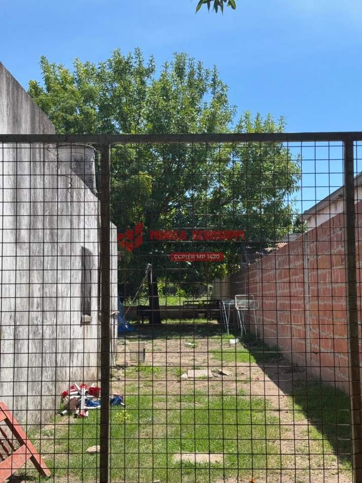 VENDO CASA A RESTAURAR CON GRAN LOTE