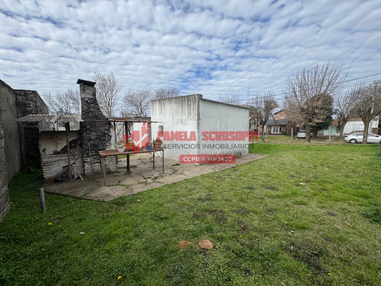 VENDO CASA EN CALLE FERREYRA Y TRIUNVIRATO DE GENERAL RAMIREZ, ENTRE RIOS
