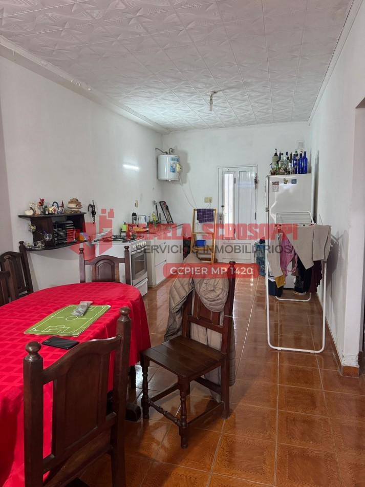 VENDO CASA CON AMPLIO TERRENO EN CALLE INDEPENDENCIA DE GENERAL RAMIREZ, ENTRE RIOS