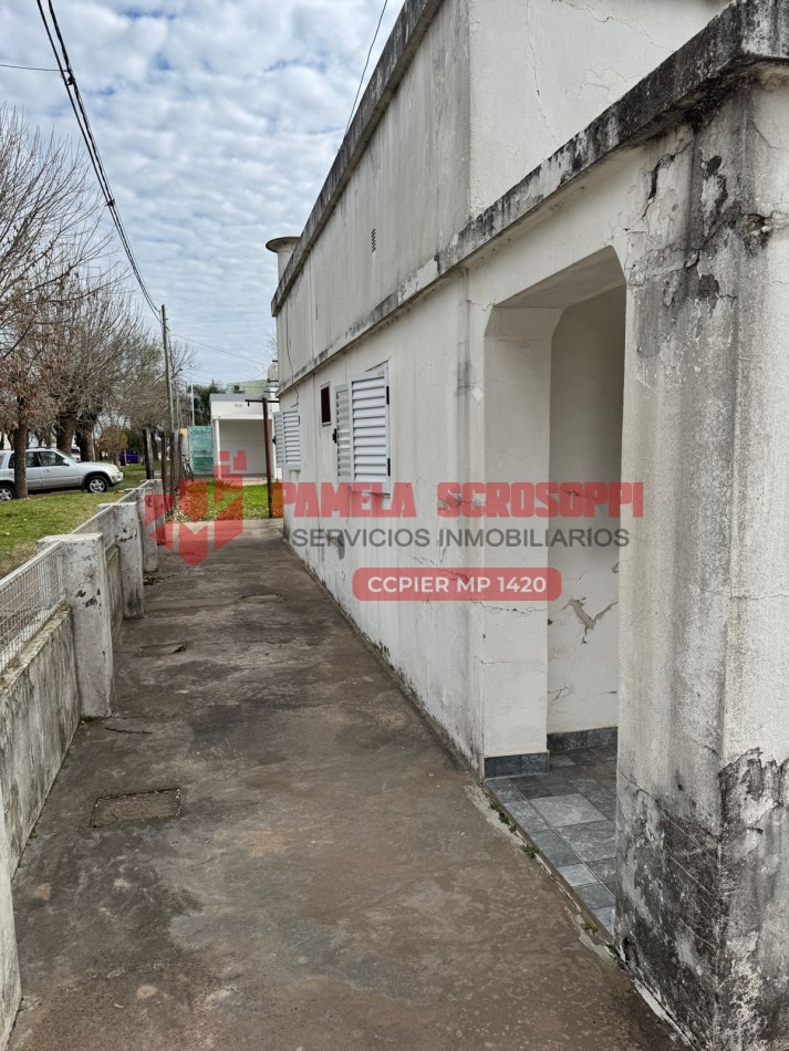 VENDO CASA EN CALLE FERREYRA Y TRIUNVIRATO DE GENERAL RAMIREZ, ENTRE RIOS