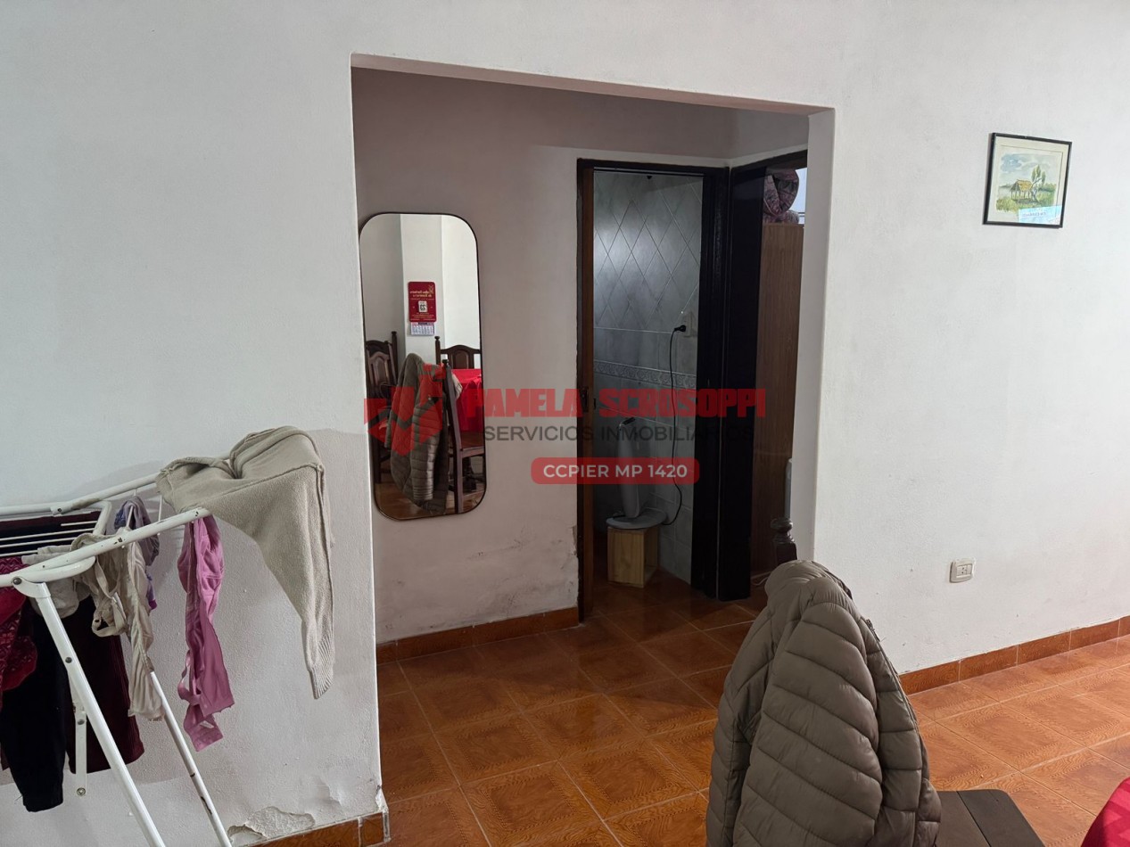 VENDO CASA CON AMPLIO TERRENO EN CALLE INDEPENDENCIA DE GENERAL RAMIREZ, ENTRE RIOS