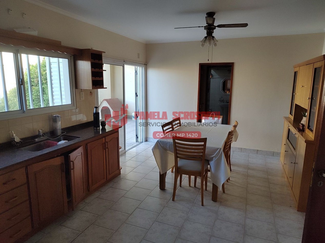 VENDO HERMOSA CASA DE DOS PLANTAS CON QUINCHO Y PILETA EN GENERAL RAMIREZ, ENTRE RIOS