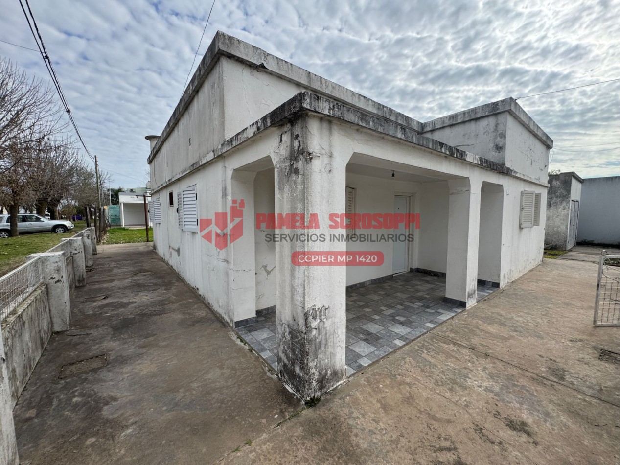 VENDO CASA EN CALLE FERREYRA Y TRIUNVIRATO DE GENERAL RAMIREZ, ENTRE RIOS