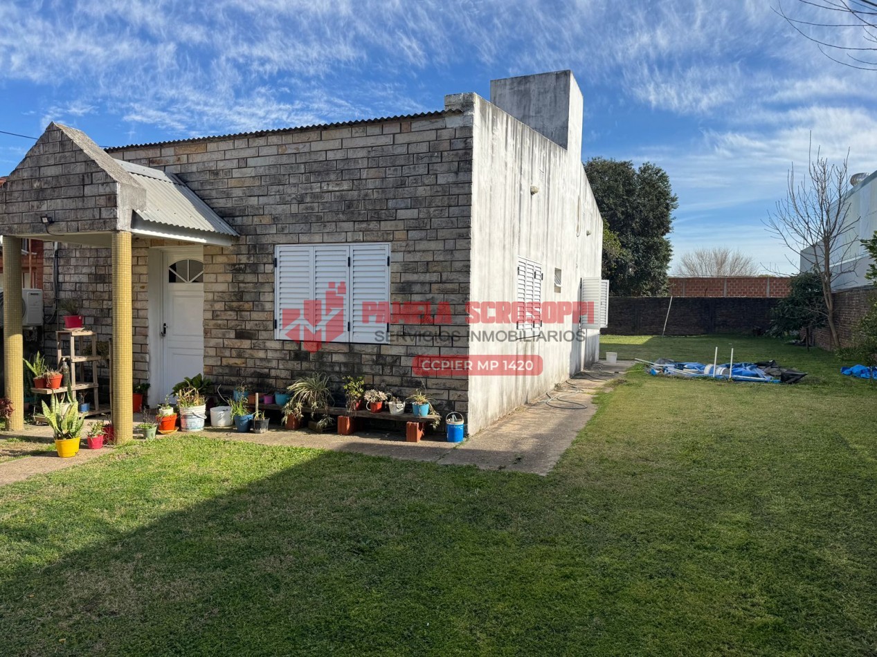 VENDO CASA CON AMPLIO TERRENO EN CALLE INDEPENDENCIA DE GENERAL RAMIREZ, ENTRE RIOS