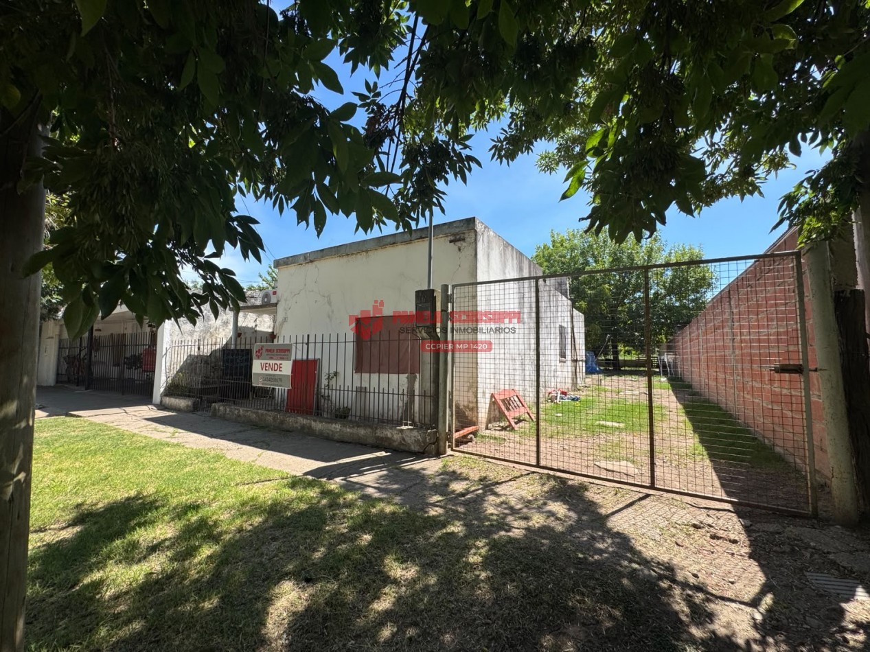 VENDO CASA A RESTAURAR CON GRAN LOTE