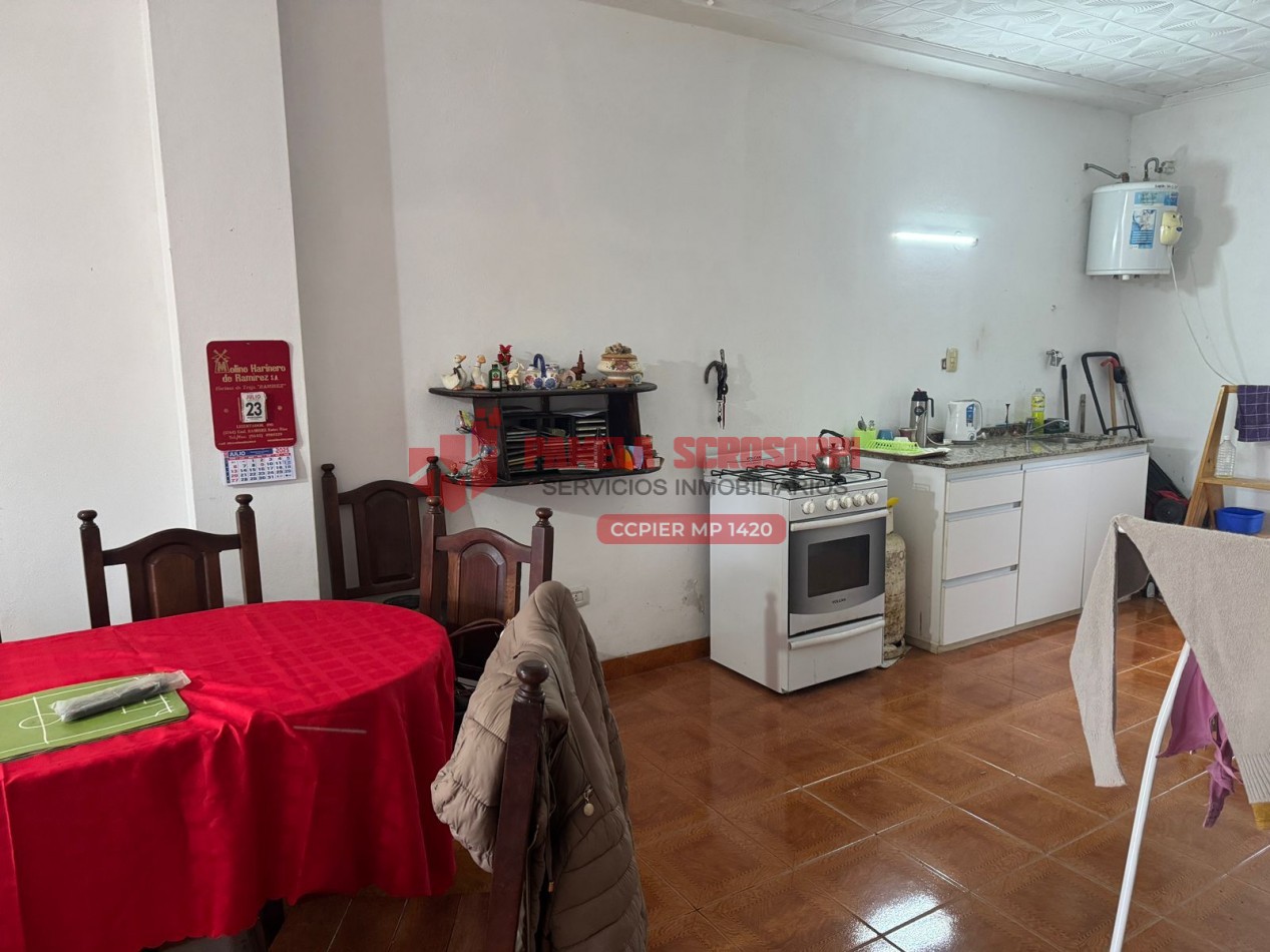 VENDO CASA CON AMPLIO TERRENO EN CALLE INDEPENDENCIA DE GENERAL RAMIREZ, ENTRE RIOS