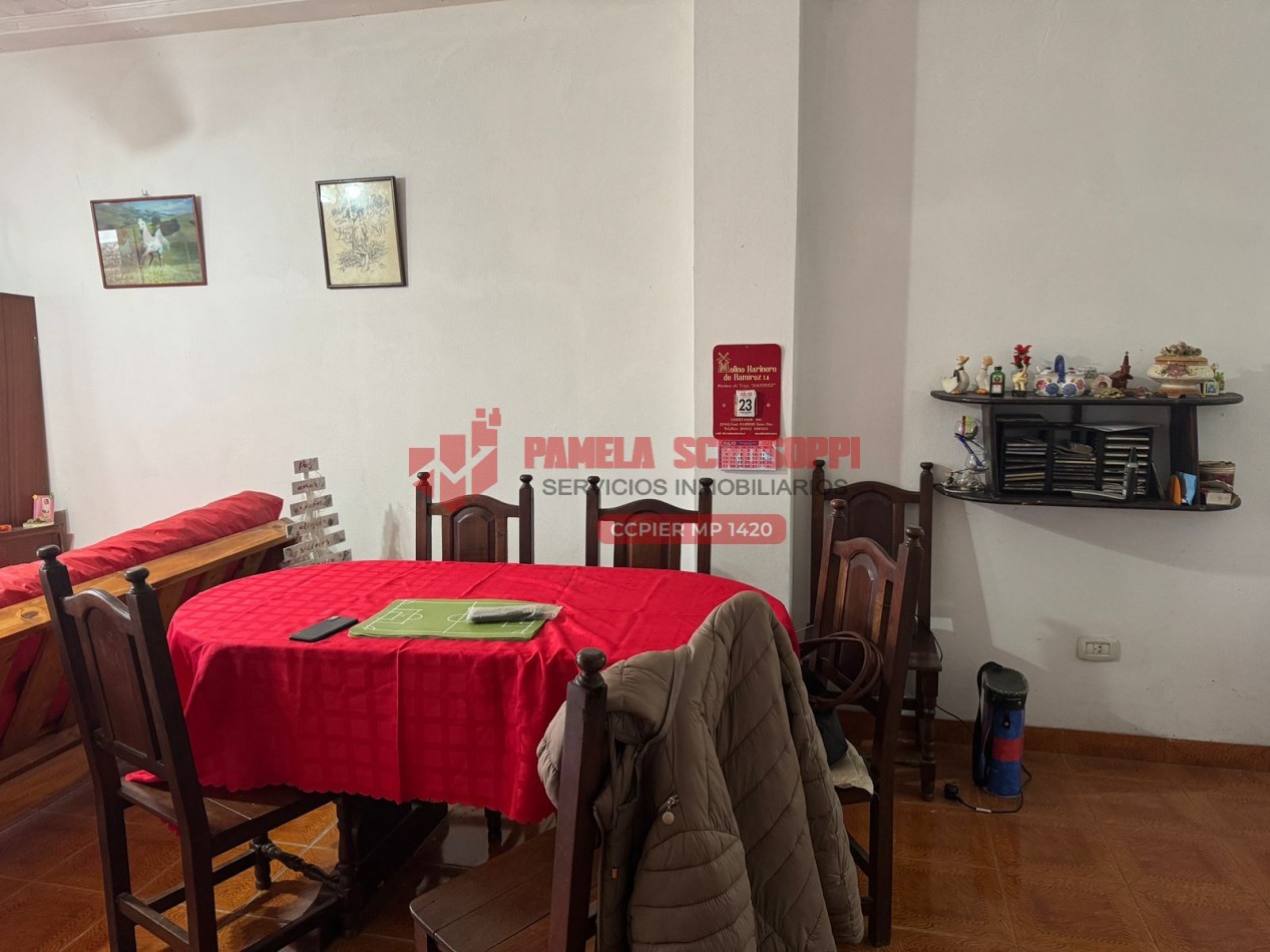 VENDO CASA CON AMPLIO TERRENO EN CALLE INDEPENDENCIA DE GENERAL RAMIREZ, ENTRE RIOS