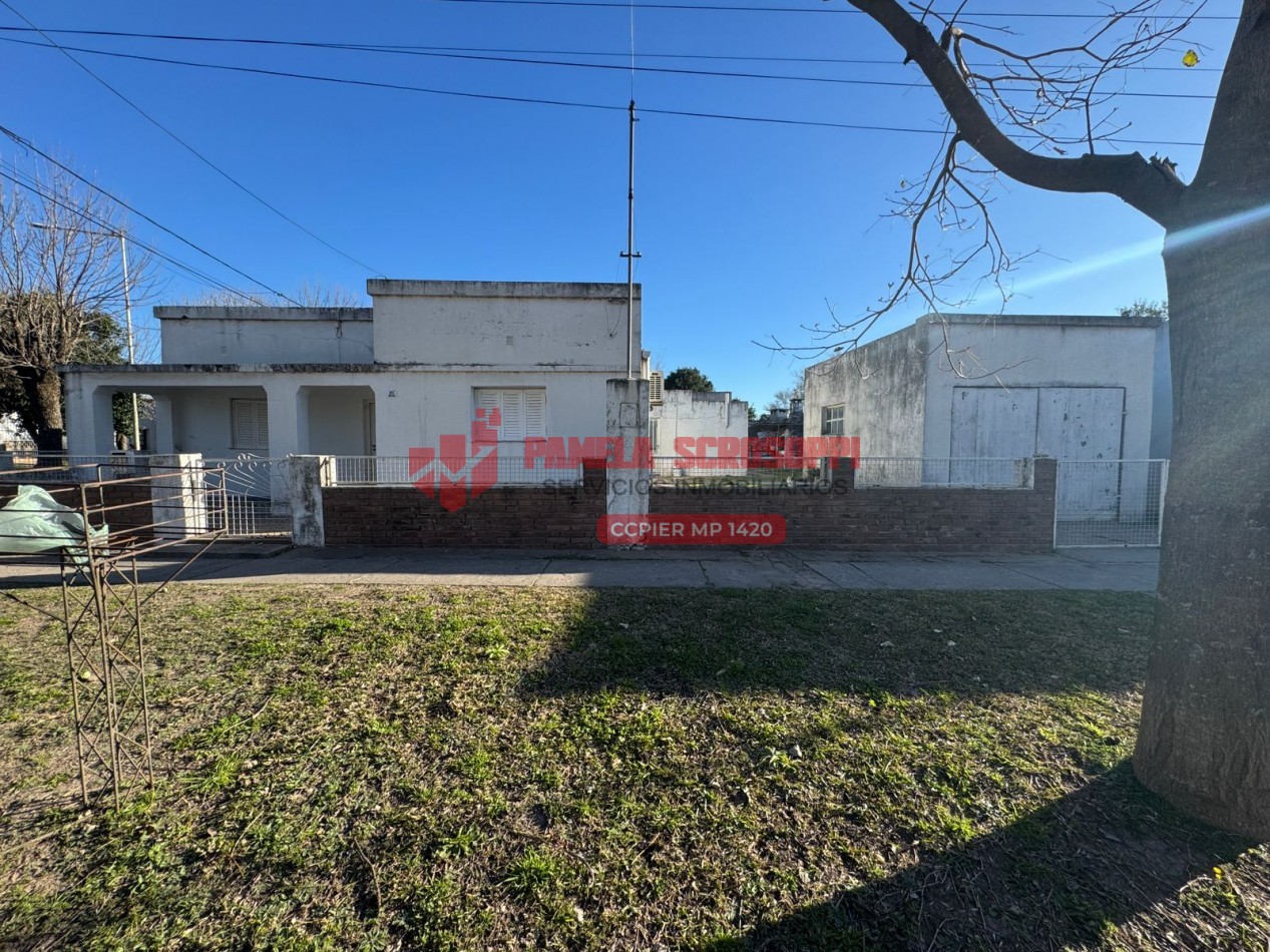 VENDO CASA EN CALLE FERREYRA Y TRIUNVIRATO DE GENERAL RAMIREZ, ENTRE RIOS