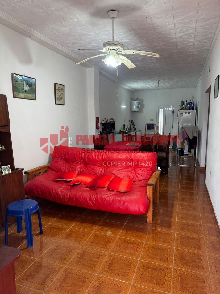 VENDO CASA CON AMPLIO TERRENO EN CALLE INDEPENDENCIA DE GENERAL RAMIREZ, ENTRE RIOS